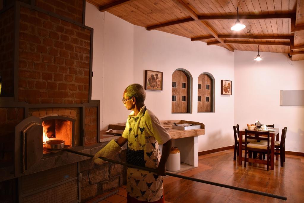Mistletoe Homestay & Cafe Munnar Exteriör bild