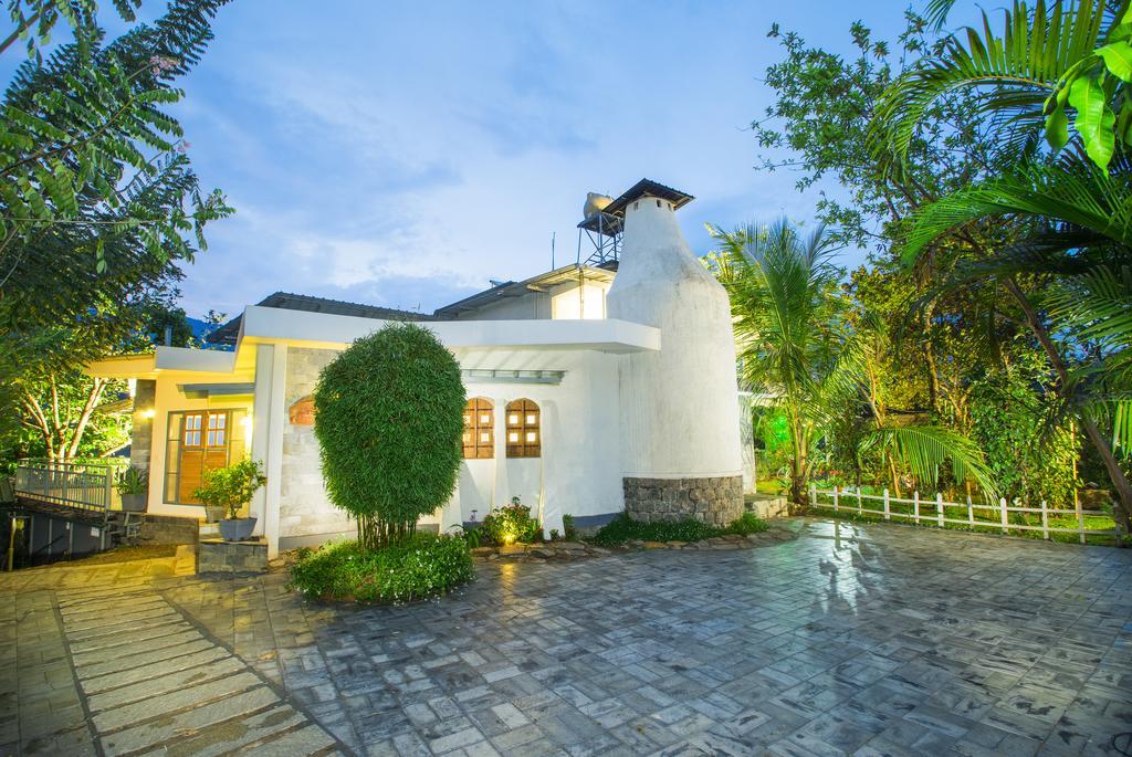Mistletoe Homestay & Cafe Munnar Exteriör bild