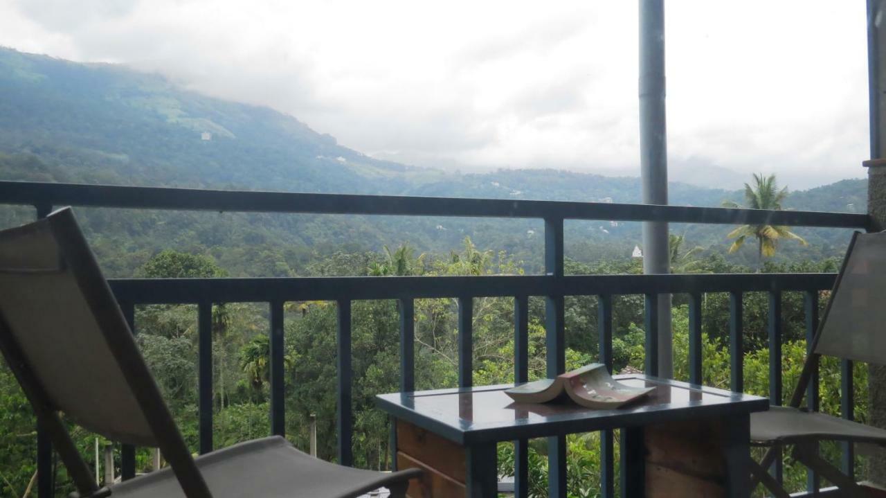 Mistletoe Homestay & Cafe Munnar Exteriör bild